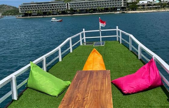 Custom Built Phinisi 3 Island