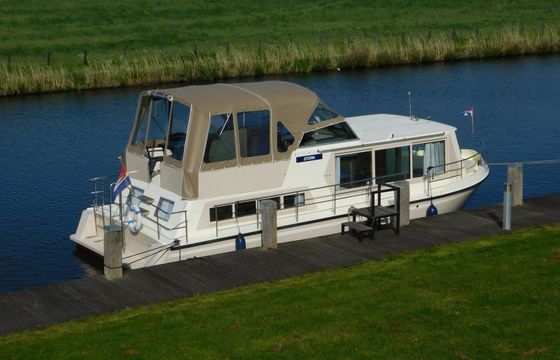 Delos 1050 Stern