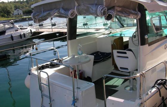 Delphia Escape 800 Gota 3