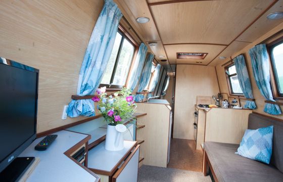 Custom Built Narrow Boat Blackdown