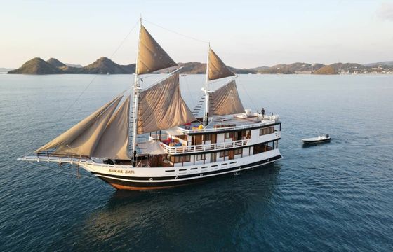 Custom Built Phinisi Sukha Sail