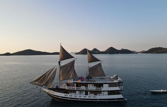 Custom Built Phinisi Sukha Sail