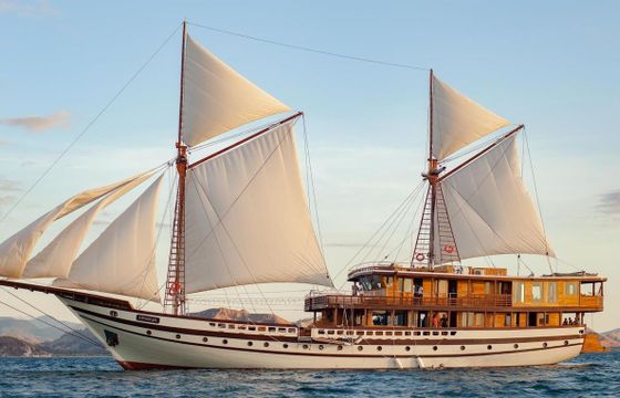 Custom Built Phinisi Prana