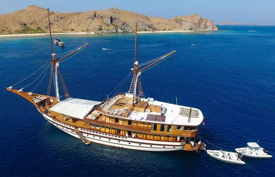 Custom Built Phinisi Prana