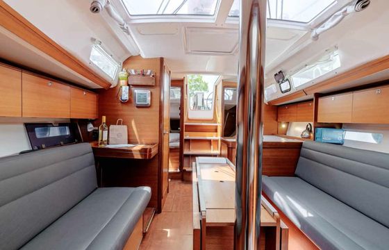 Dufour 350 Wave