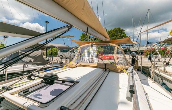 Dufour 350 Wave