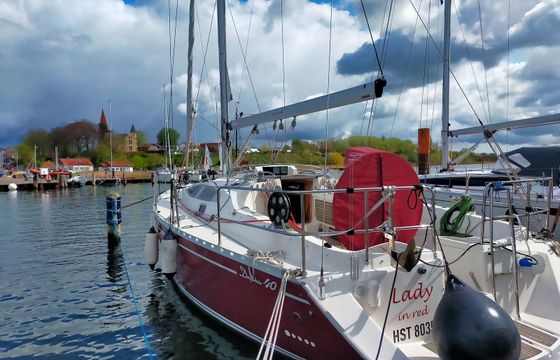 Delphia 40 Lady in Red