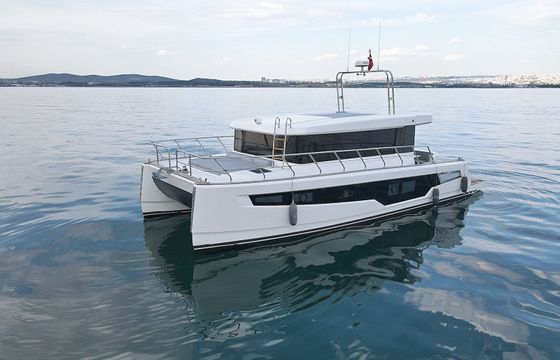 DG Yachts 43 DMG