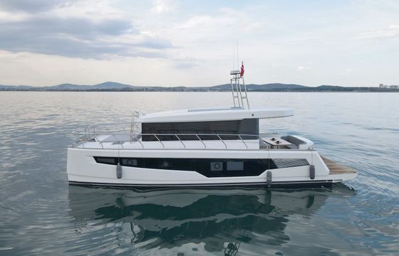 DG Yachts 43 DMG