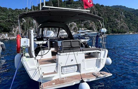 Dufour 37 Momo