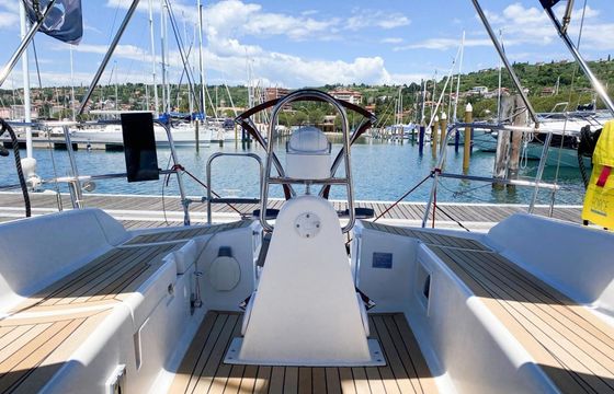 Dufour 325 Rožmarinka