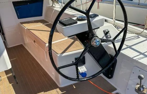 Dufour 390 Andela