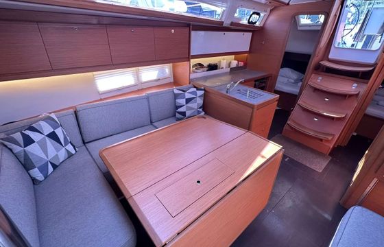 Dufour 390 Andela