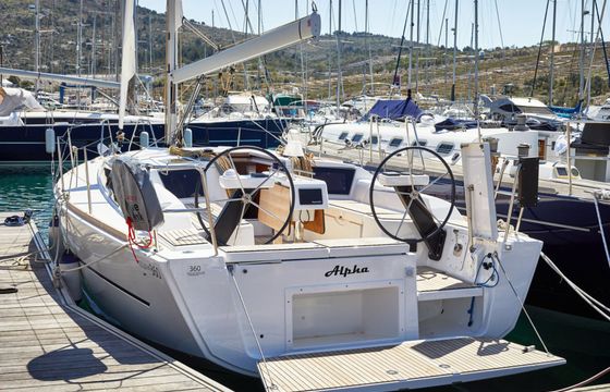 Dufour 360 Alpha