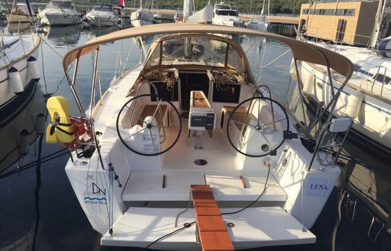 Dufour 350 Luna