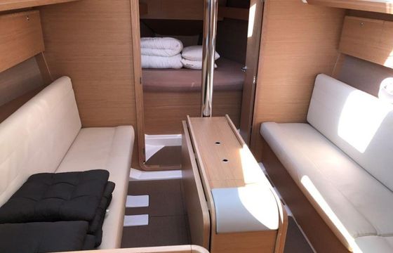 Dufour 350 Luna