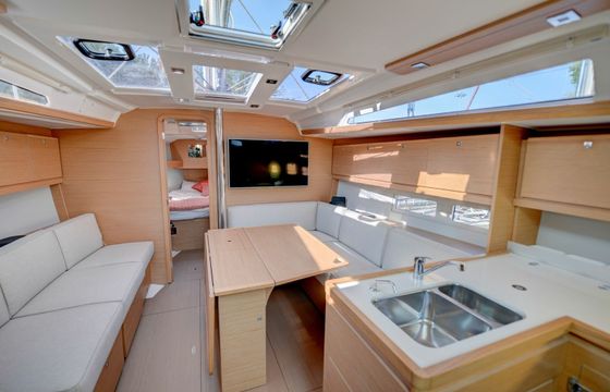 Dufour 390 Epic