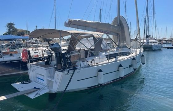 Dufour 360 Joy Planet