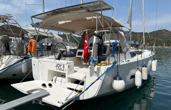 Dufour 390 Joy 5