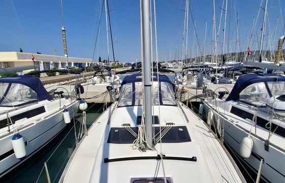 Dufour 360 Lily