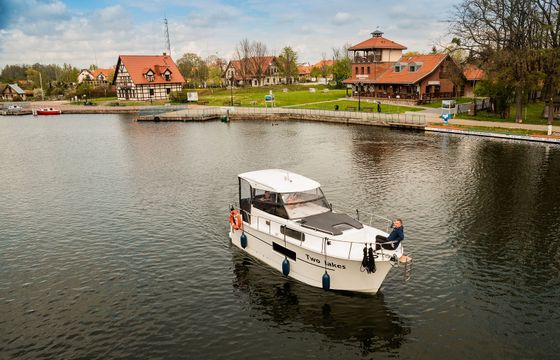 Delphia Nautika 830 Two lakes