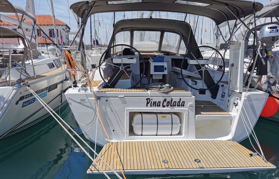 Dufour 360 Pina Colada