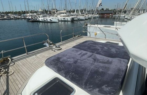 DG Yachts Fly 43 DMG-1