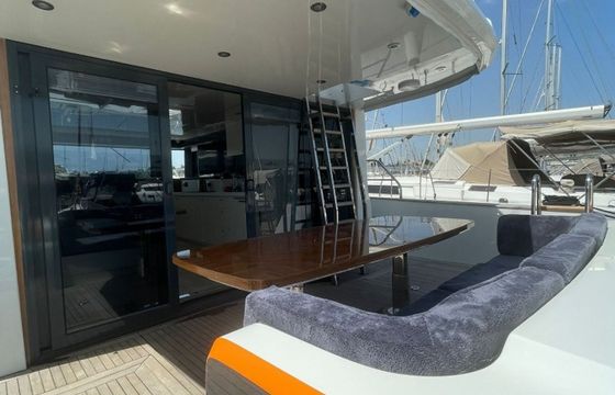 DG Yachts Fly 43 DMG-1