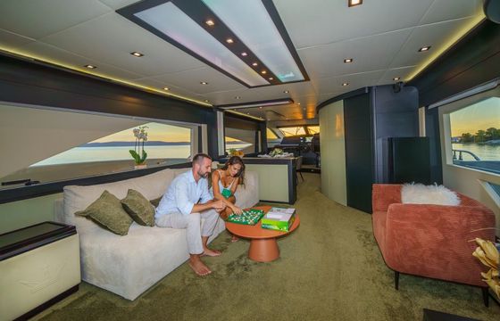 Dominator 780 Dalia