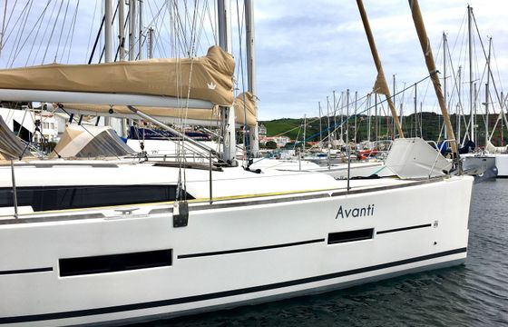Dufour 382 Avanti