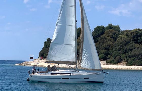 Dufour 382 Lotta