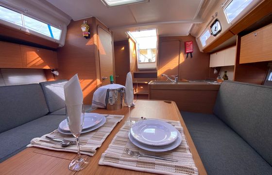 Dufour 360 Montum