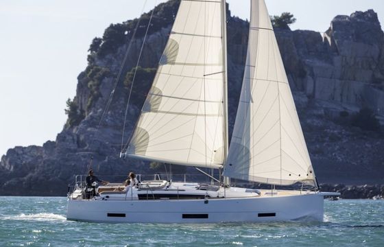Dufour 390 Invictus