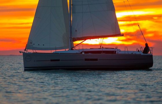 Dufour 390 Invictus