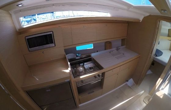 Dufour 390 Emerald