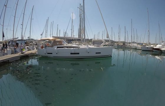 Dufour 390 Emerald