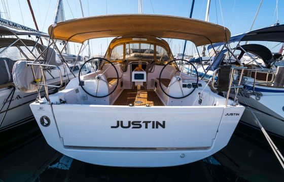 Dufour 382 JustIn