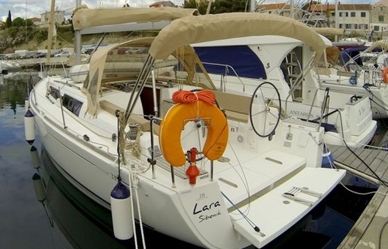 Dufour 335 Lara