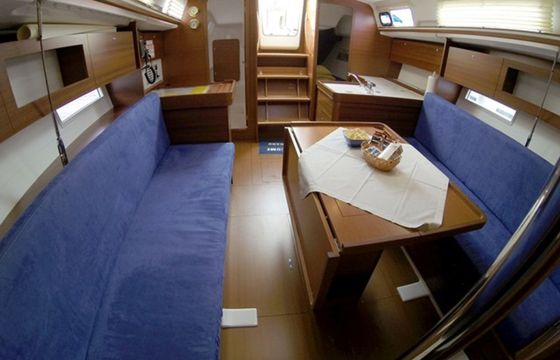 Dufour 335 Lara