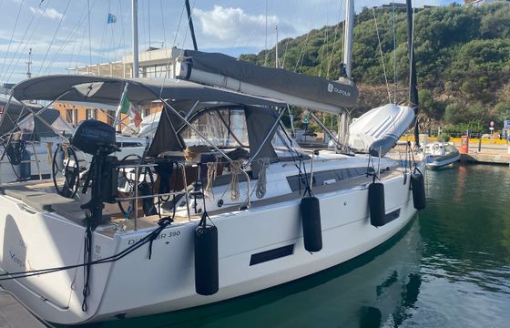 Dufour 390 Yaya