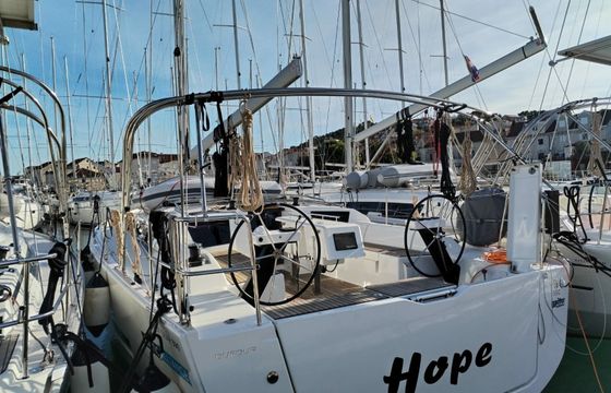 Dufour 390 Hope