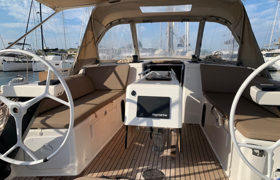 Dufour 390 R2D2
