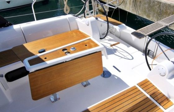 Dufour 382 Thelma