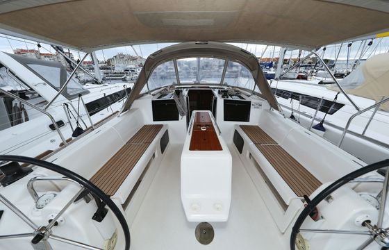 Dufour 412 Mona