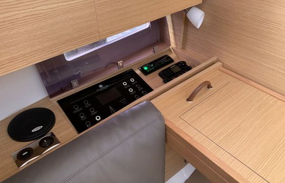 Dufour 360 Shark