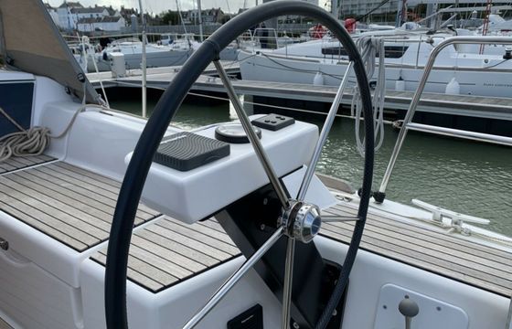 Dufour 360 Shark