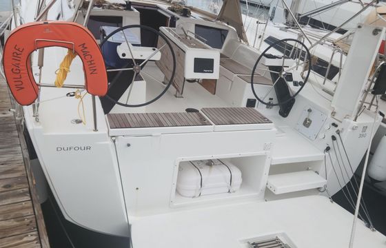 Dufour 390 Vulgaire Machin