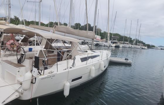 Dufour 390 Vulgaire Machin