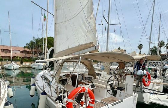 Dufour 360 Smile Planet