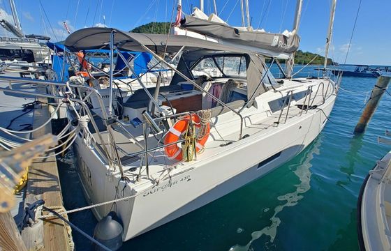 Dufour 430 Dancer